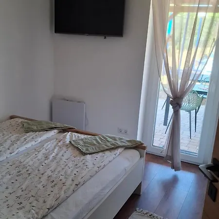Mirtusz Apartmanhaz Feriehus Balatongyörök